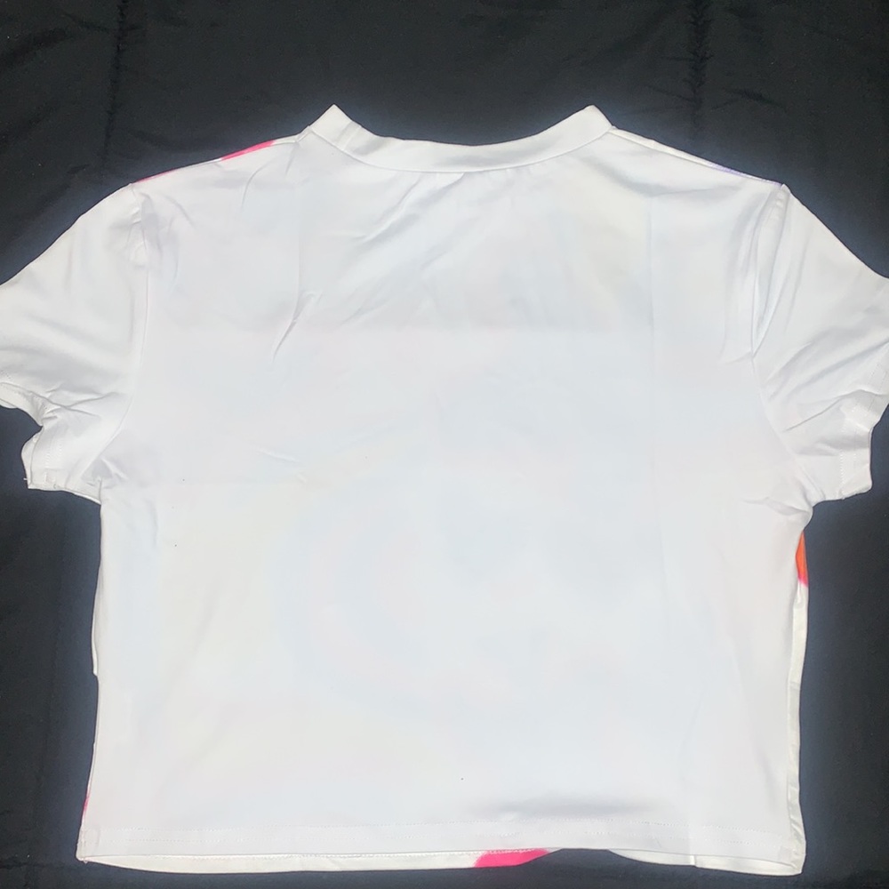 Tie Dye Butterfly’s Cropped - Picture 4 of 4